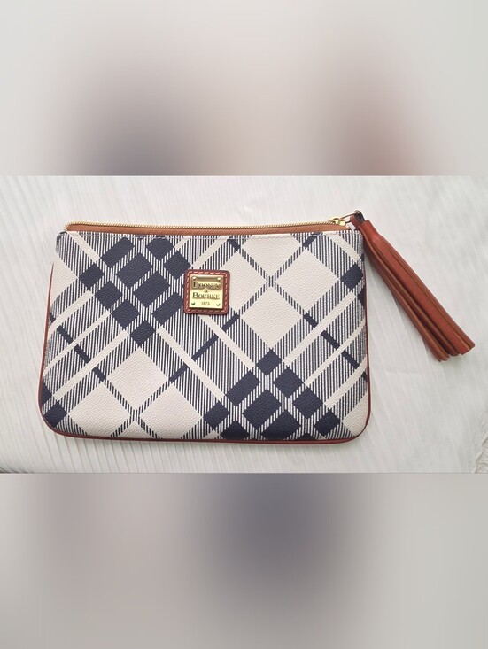 Dooney & Bourke Handbags - DOONEY & BOURKE CARRINGTON PLAID LEATHER POUCH